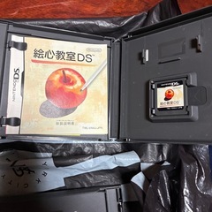 任天堂DSのソフト3つと任天堂DS light本体（ジャンク）の画像