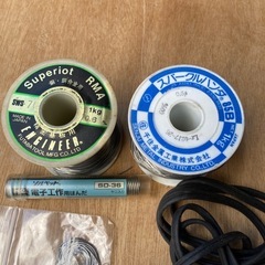 ハンダゴテと半田のセットの画像