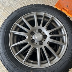 スタッドレスタイヤホイル付き185/60R15の画像
