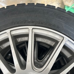 スタッドレスタイヤホイル付き185/60R15の画像