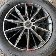 15インチホイール付きスタッドレスタイヤ の画像