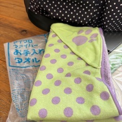 ペット用キャリーバッグ、お手入れタオル、ひんやりプレート等の画像