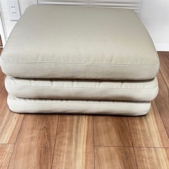 IKEAの屋外用ソファクッション（カバー付き）－3個セットの画像