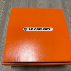 【未使用・廃盤カラー】ル・クルーゼ オーバルプレート2枚＋ラムカン2個セット（箱あり）の画像