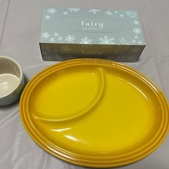 【未使用・廃盤カラー】ル・クルーゼ オーバルプレート2枚＋ラムカン2個セット（箱あり）の画像