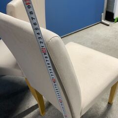 【美品】椅子 2脚セット 白系 ダイニングチェア お得 早い者勝ち 引取歓迎 配送OKの画像