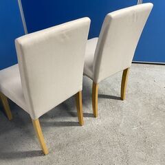 【美品】椅子 2脚セット 白系 ダイニングチェア お得 早い者勝ち 引取歓迎 配送OKの画像