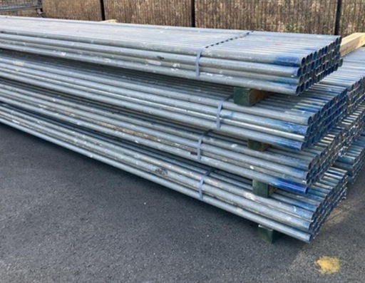 単管パイプ１１０本ほど