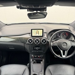 H25年/Bクラス B180【BEスポーツナイトpkg】/低走行45,000km/車検《令和9年11月》まで/シートヒーター/メモリー付き電動パワーシート/希少カラーユニバースブルー/Bluetooth/パドルシフトの画像
