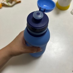 コンパクトになる水筒の画像