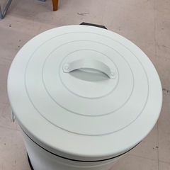 美原店 パール金属 ペダルペール 20L ホワイト ゴミ箱　静音の画像