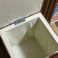 ガラスショーケース・ドレッサー（収納椅子付き）の画像