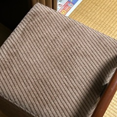 ガラスショーケース・ドレッサー（収納椅子付き）の画像