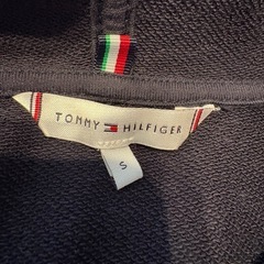 TOMMY HILFIGERロング丈パーカーの画像