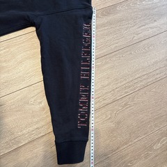 TOMMY HILFIGERロング丈パーカーの画像