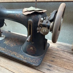 アンティークミシン　インテリアとしての画像