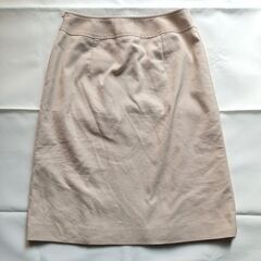 INDIVI ベージュ タックスカート 膝丈 サイズ38の画像