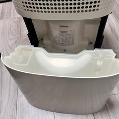 Vacplus 除湿機 AP12-1901EE ホワイトの画像
