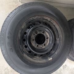 ハイエースタイヤホイールの画像