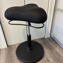  宮武製作所 プロポーションスツール(ロータイプ) 幅41×奥行き41×高さ51~66cm ブラック
の画像