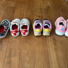 子供靴の画像