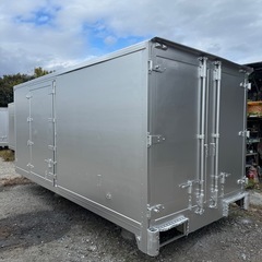 仕上げ済み！全面断熱材入り！左右両扉！バイクガレージ！使い勝手抜群！倉庫物置用 4トン保冷コンテナの画像