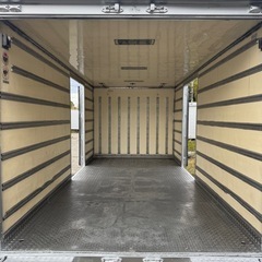 仕上げ済み！全面断熱材入り！左右両扉！バイクガレージ！使い勝手抜群！倉庫物置用 4トン保冷コンテナの画像