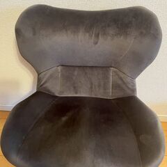 ドウシシャ スリムフィットチェア（ベージュ？ブラウン？）の画像