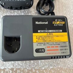 　　　National  充電バッテリー　EZ/EY9200  ２個　充電器MY JOY EZT002  １個の画像