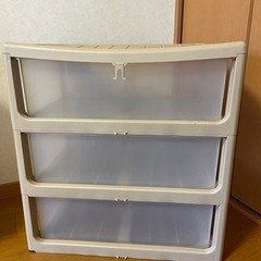 収納ケース棚の画像