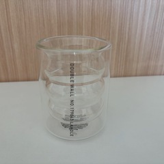 お皿とコップのセットの画像