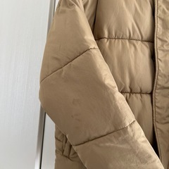 ベージュ ショート丈 オーバーサイズダウンジャケットの画像