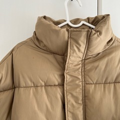 ベージュ ショート丈 オーバーサイズダウンジャケットの画像
