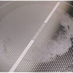 【高年式2022年製】アイリスオーヤマ　IHコンロ（2口・脚付きタイプ） IHK-W13S-B　動作良好　50/60Hz共用 タイマー　 IRIS OHYAMA　423ZSの画像