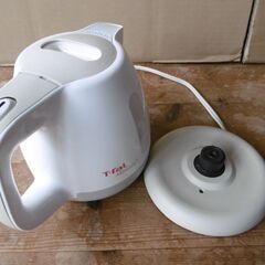 T-fal ティファ－ル　電気ケトル　0.8L 　BF805　 中古品の画像