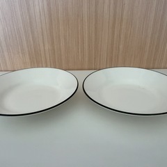 お皿のセットの画像