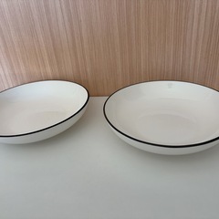 お皿のセットの画像