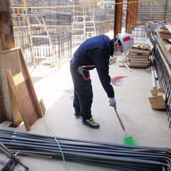 シフト自由です 日給12000円とミニボーナスあり 　建築現場スタッフの画像