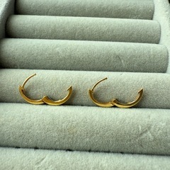 18k ピアスの画像