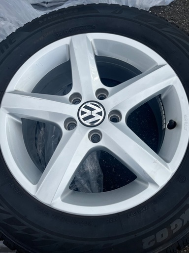 16インチ、ブリヂストンスタッドレスタイヤ、AW、4本セット.VW