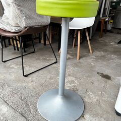オーツー スツール ライムグリーンの画像