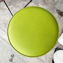 オーツー スツール ライムグリーンの画像