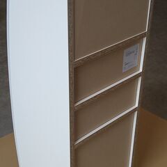 【割引・へこみ傷】ハンガーラック フチカラー：ホワイト　お譲り致します。幅63cm×奥行30cm×高さ90cm 子供家具 完成品の画像