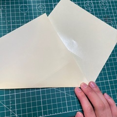 工作に使えそうな紙？段ボールの画像