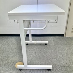 【引き取りに来てくださる方のみ】 カグクロ ホワイト学習用デスク 600×500×700の画像
