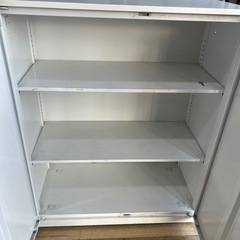 お買い得品！！　事務用品　　ロッカー　三段ロッカー　鍵付きの画像