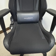 大型ゲーミングチェアの画像