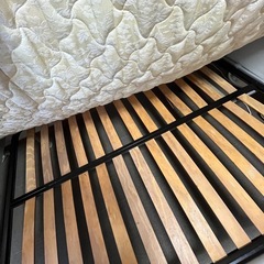 ダブルベッド　ポケットコイルマットレスの画像