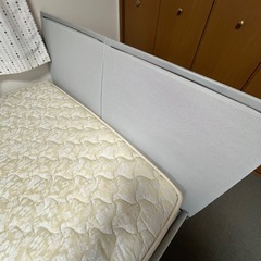 ダブルベッド　ポケットコイルマットレスの画像