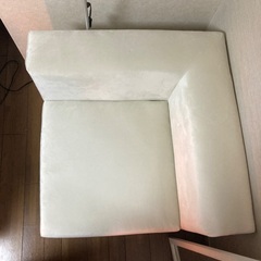 引き渡し歓迎／ホワイト L字型 ファブリックソの画像